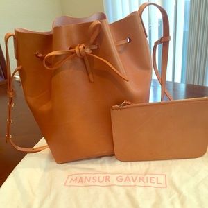 Authentic Mansur Gavriel Large Bucket (Cam/Rosa)